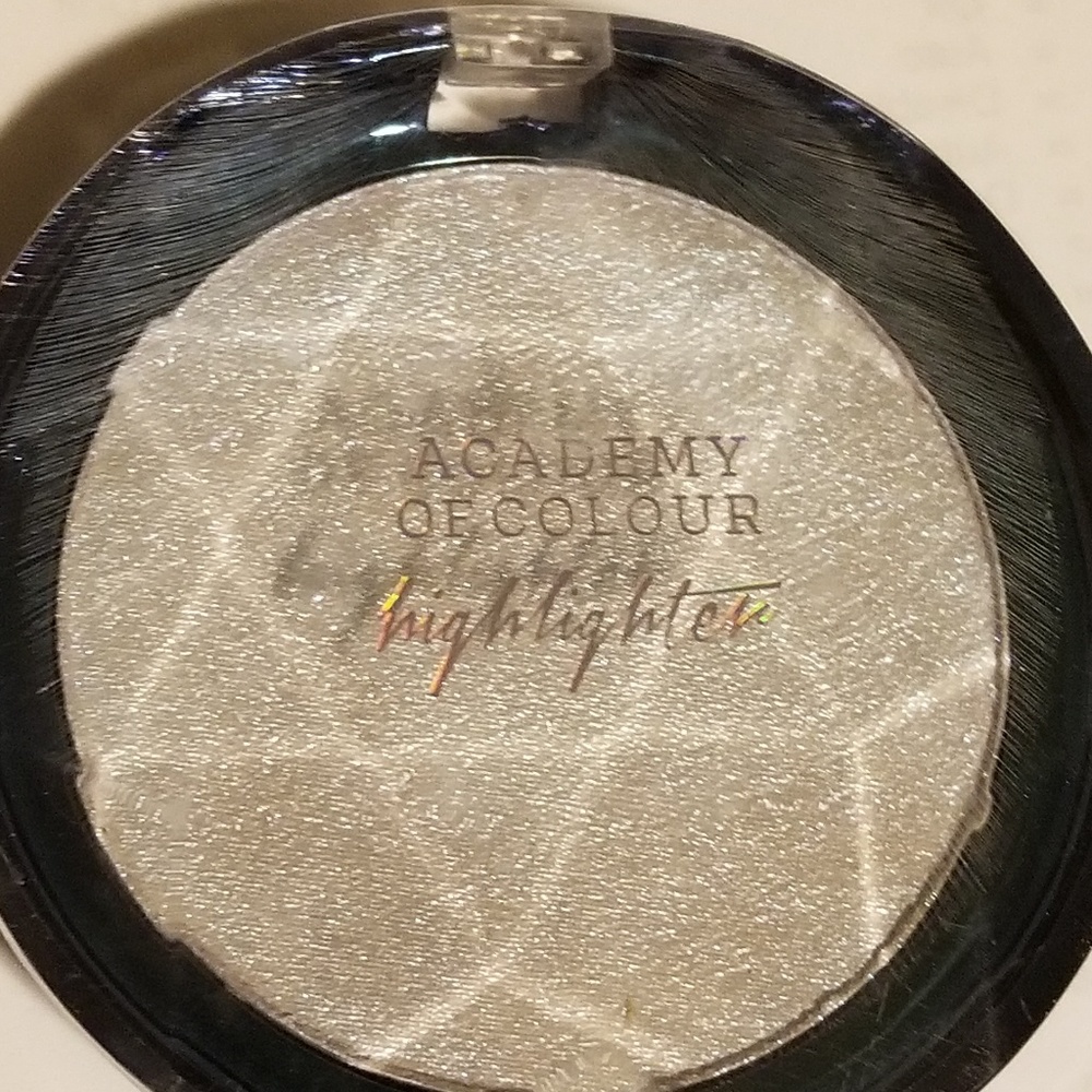 Academy of colour highlighter